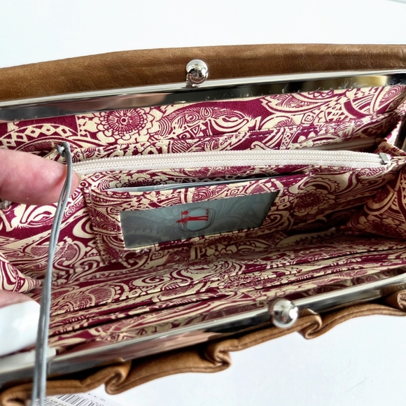 HOBO New Distressed Ruched Leather Tan/Brown Wallet Kisslock Clutch Phone Pocket - Picture 9 of 12